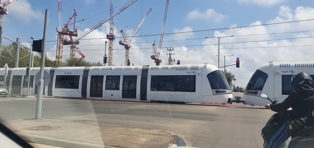 רכבת הקלה בת ים צילום מערכת האתר 