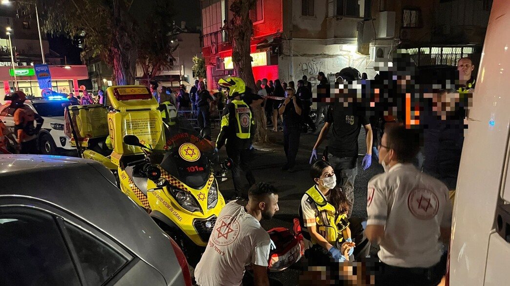 זירת אירוע ירי בבת ים. צילום: דוברות מד"א, דוברות מד"א