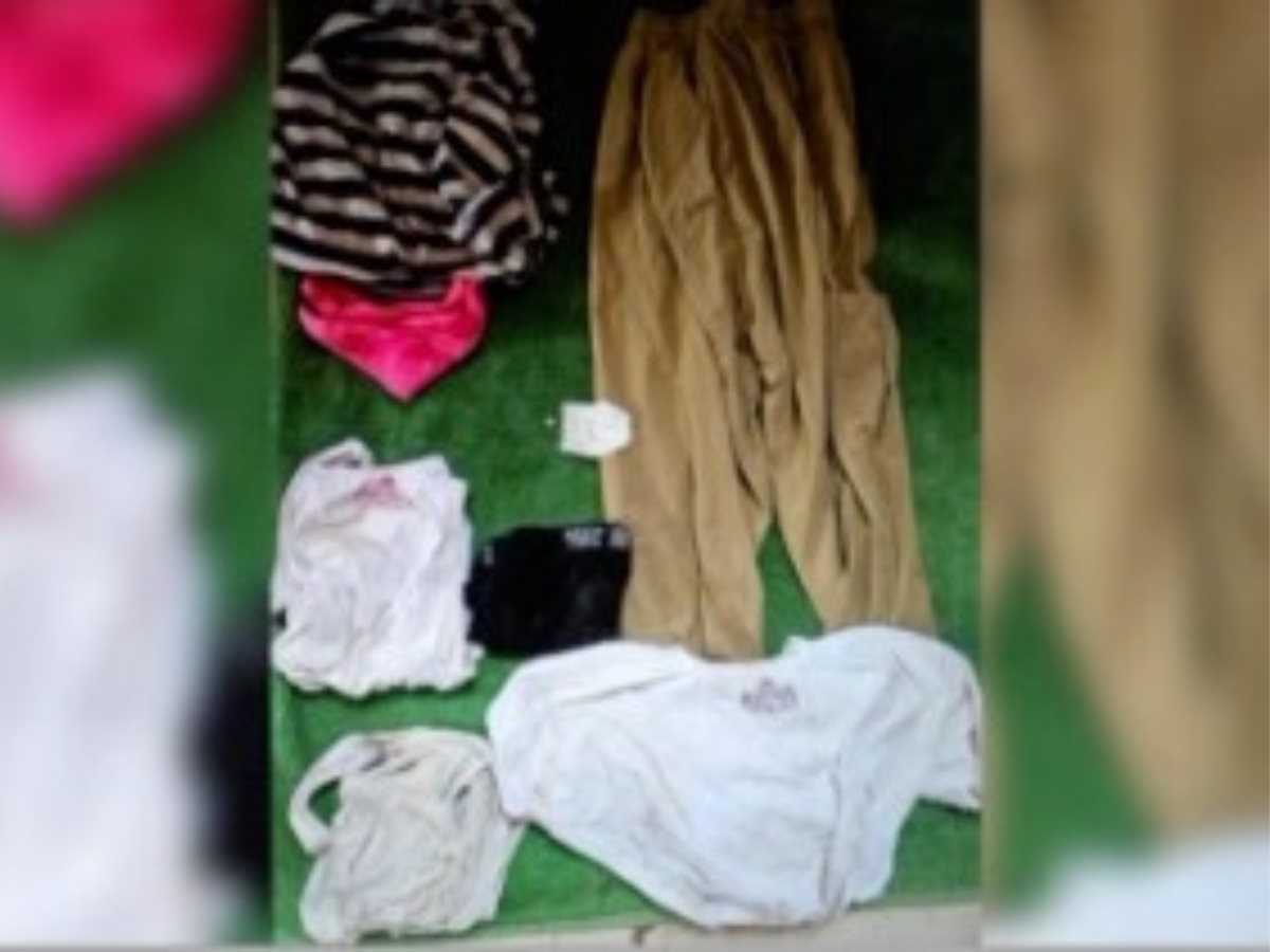 בגדים שנמצאו במנהרה. צילום: דובר צה"ל