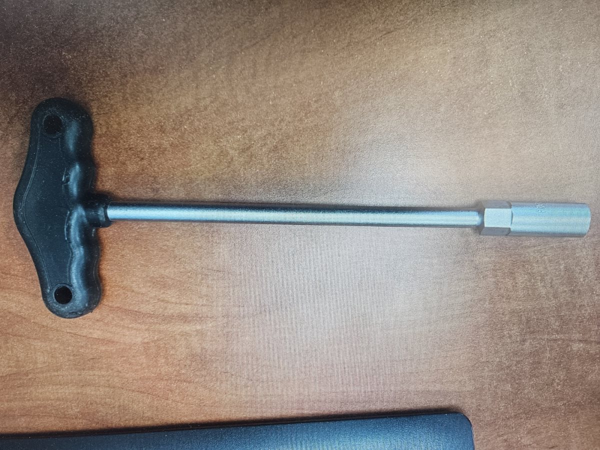 כלי פריצה שהיו באמתחתם (דוברות המשטרה)