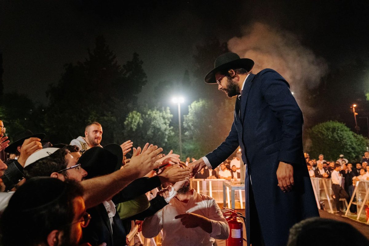 הינוקא ומעריצים