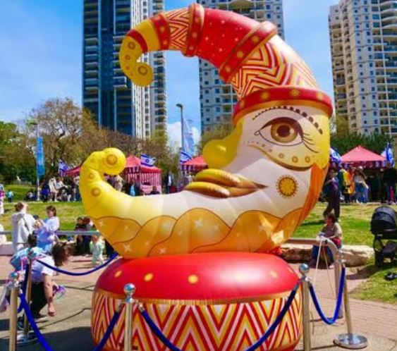 מתוך אירועי פורים אשתקד (צילום: דוברות עיריית בת ים)