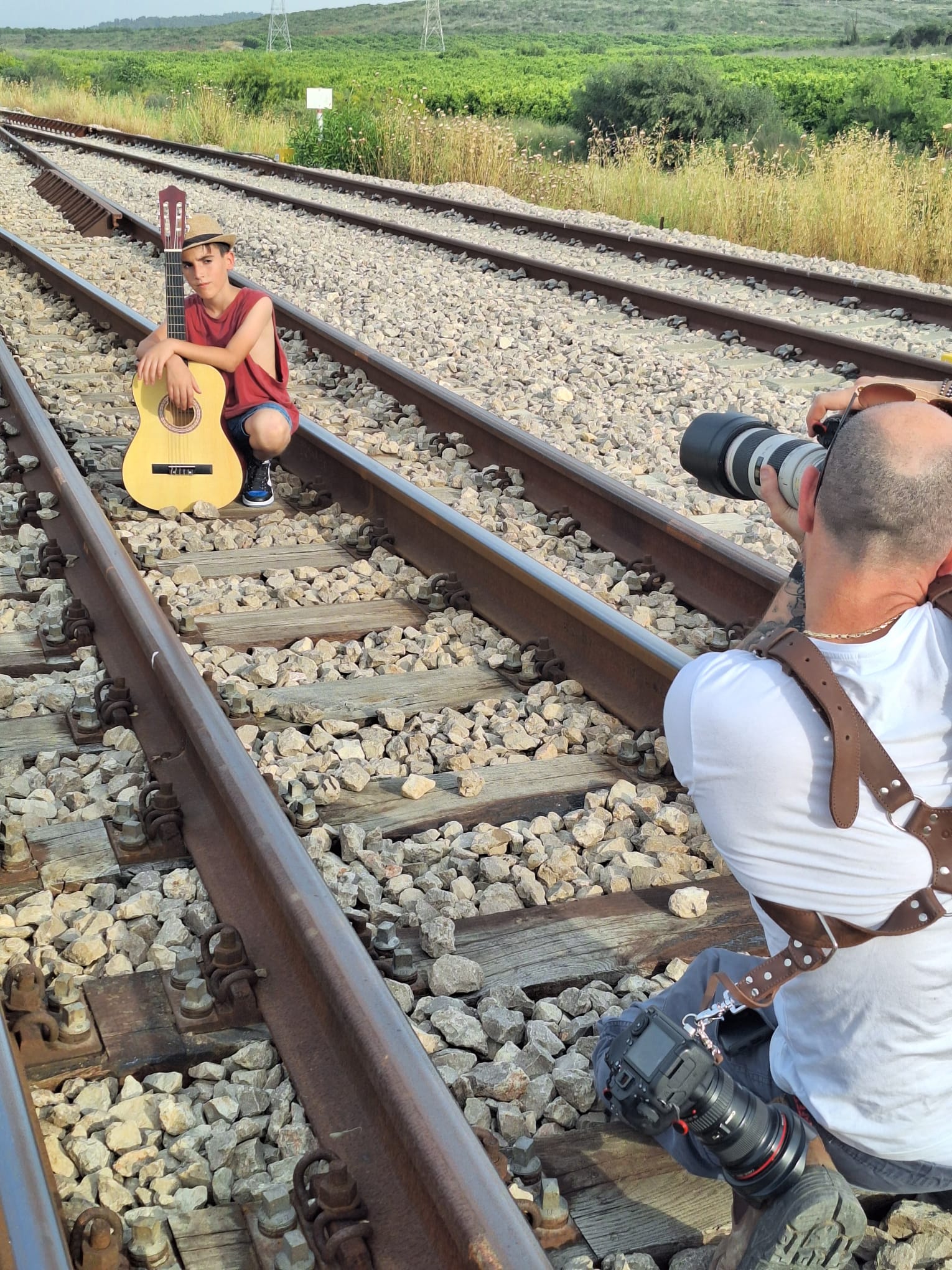 עזר ארויו  פוטוגרפי