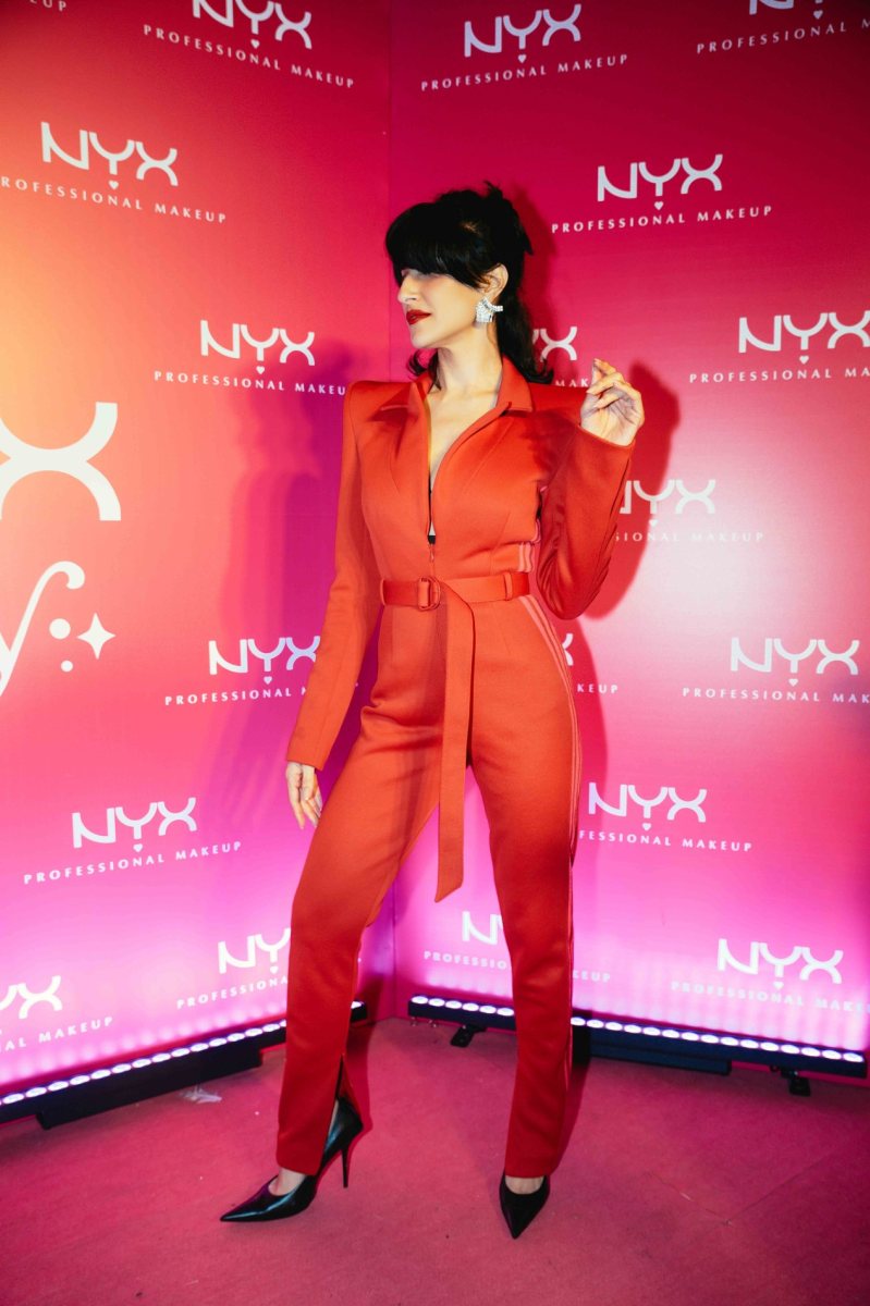 מגי אזרזר בתחפושת טוטל לוק צילום אייל אפרתי