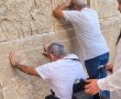איבד את שתי רגליו בגלל סוכרת: לאחר שנים - תושב ירושלים הצליח הגיע לכותל