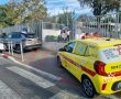 הולכת רגל נפצעה קשה מפגיעת רכב בבת ים – חולצה כשהיא לכודה מתחת לרכב