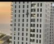 דרמה בבת ים: לוחמי הימ"מ גלשו מגג בניין לקומה ה-11 וחילצו אישה שאיימה לקפוץ