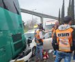 מראות קשים במנהרת הארזים: אם ושתי בנותיה נפצעו בהתנגשות עם אוטובוס