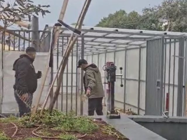 פועלים מחוץ לגני ילדים (באדיבות הורי הגן)