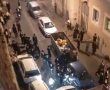 לינץ' קנאי: שוטר אומלל נקלע ל'קסבה' של מאה שערים | צפו