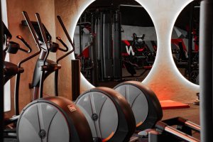 מכון הכושר W במערב ראשון לציון – חוויית כושר ברמה עולמית, רק 10 דקות מבת ים